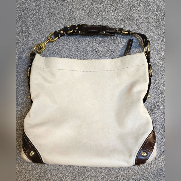 Coach Carly Hobo Shoulder Bag Pebbled Leather Off White Gold Hardware - Picture 1 of 16